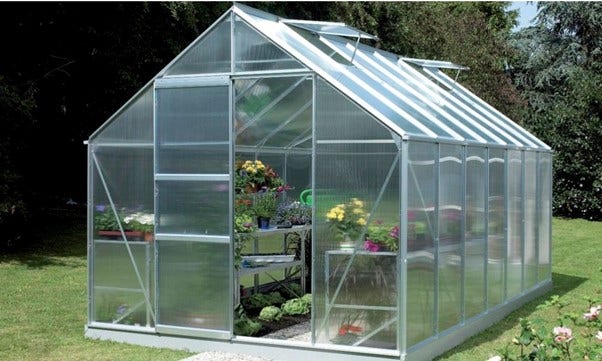 a greenhouse made of polycarbonate